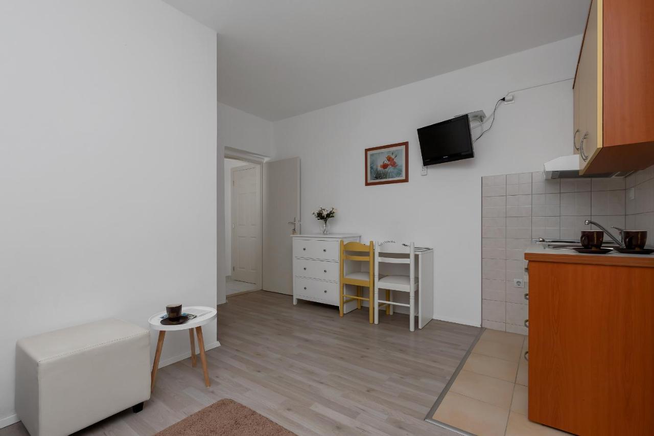 Apartments Marija Tucepi Luaran gambar