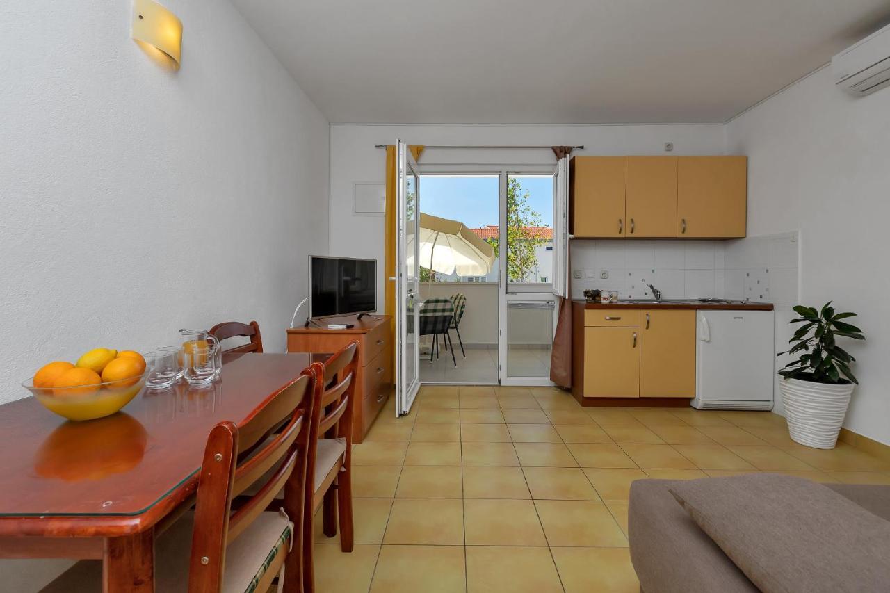 Apartments Marija Tucepi Luaran gambar