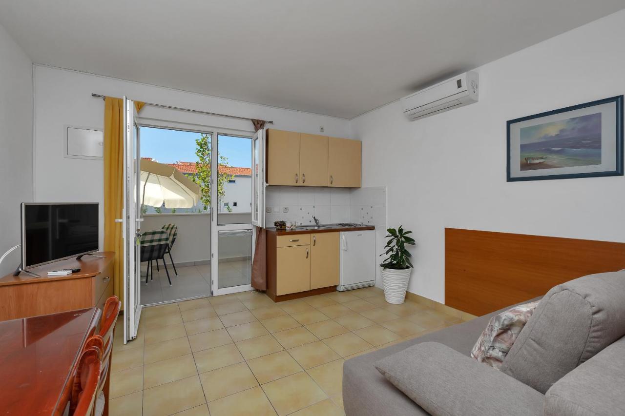 Apartments Marija Tucepi Luaran gambar